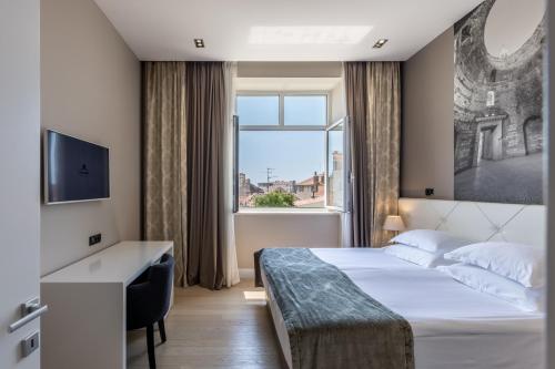Superior King Suite