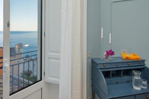 Deluxe Double Room with Sea View