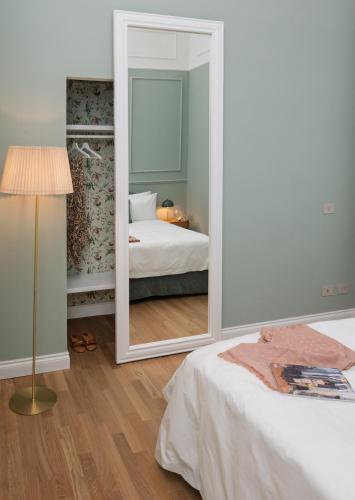 Deluxe Double Room with Side Sea View