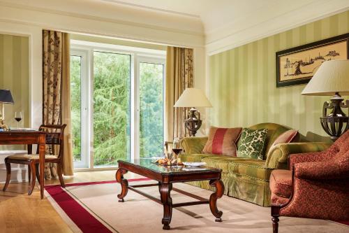 One Bedroom Suite with King Bed