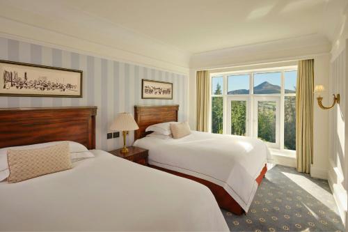 1 Bedroom Suite, 2 Double, Mountain view