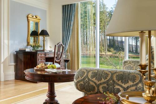 1 Bedroom Suite, King, Mountain view, Balcony