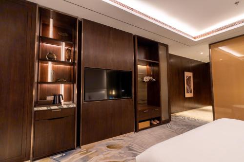 Premier Atrium King