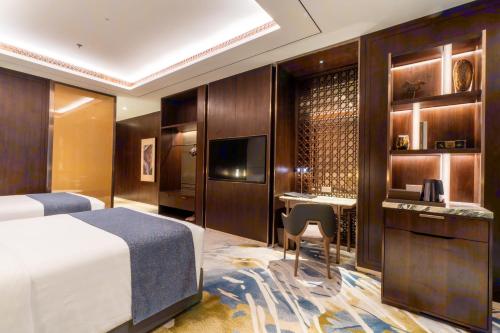 Premier Atrium Twin