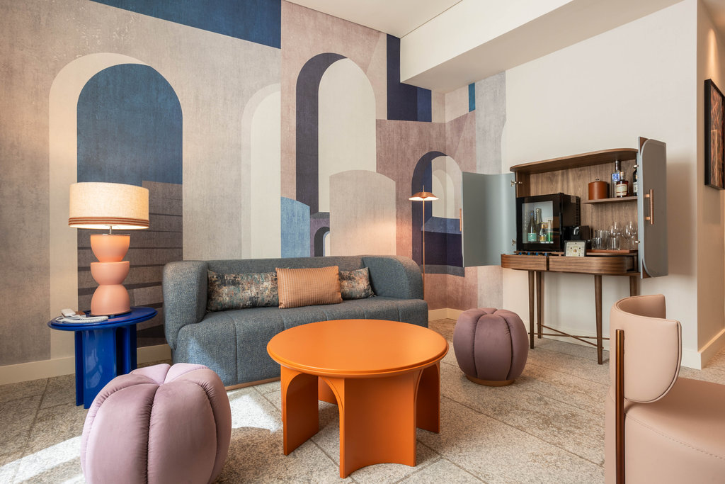 1 King Suite