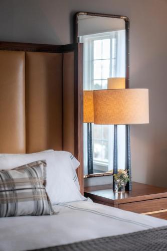 Deluxe King Suite