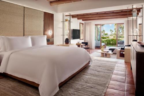 Grand - Butler Service, Junior Suite, 1 King, Garden view