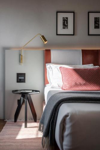 Deluxe King Room with View