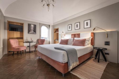 Deluxe King Room with View