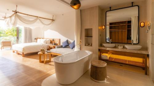 Deluxe Garden View with King Bed