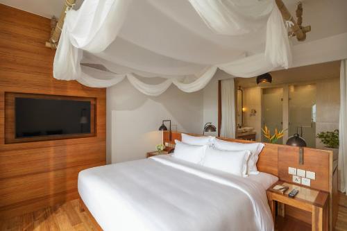 Suite with Garden View