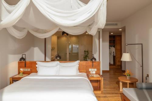 Suite with Garden View