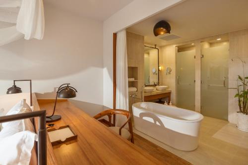 Suite with Garden View