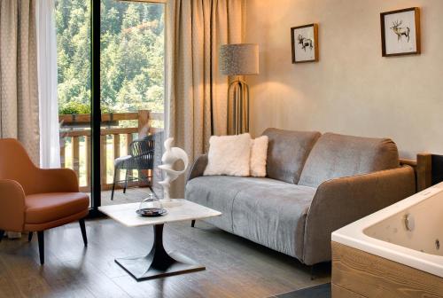 Suite with Mountain View