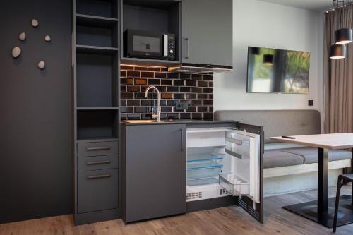 Apartment with Balcony - Annex