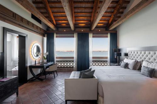 San Clemente Suite