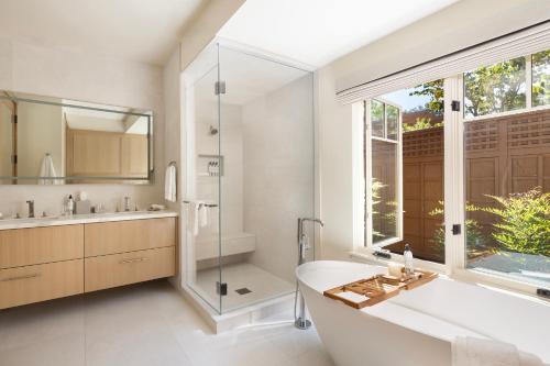 Fairway Guest Room