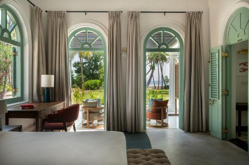 Deluxe Double or Twin Room with Sea View