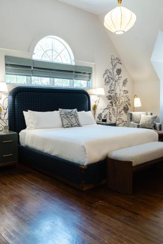 Main Inn - King Suite