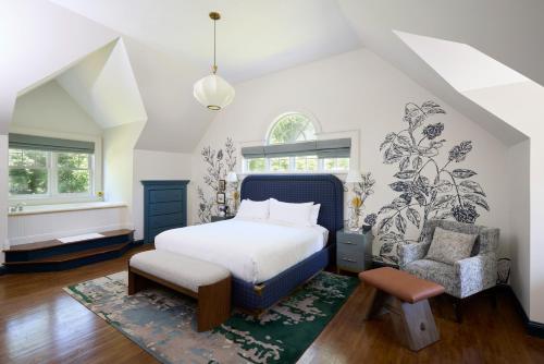 Main Inn - King Suite