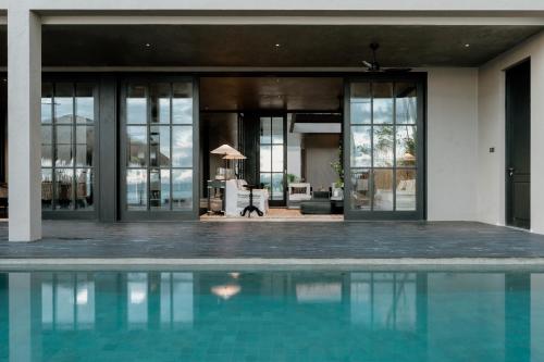 Villa Amed (with one way airport transfer)