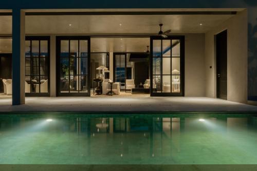 Villa Kaimu (with one way airport transfer)