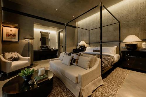 Villa Kaimu (with one way airport transfer)