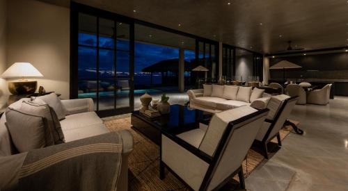 Villa Kaimu (with one way airport transfer)