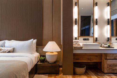 Villa Noosa (with one way airport transfer)