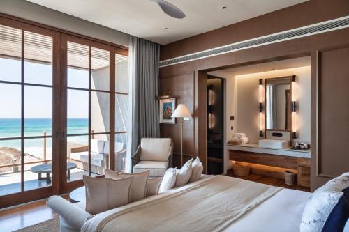 Villa Noosa (with one way airport transfer)