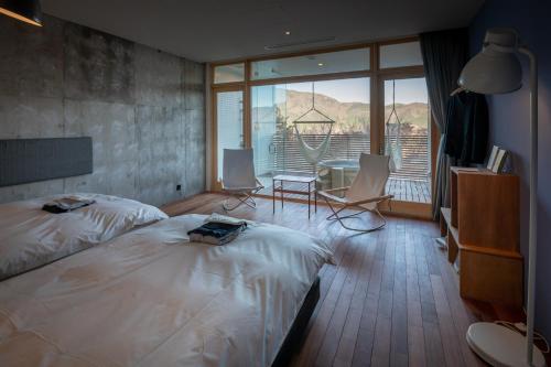 Twin Room with Shower