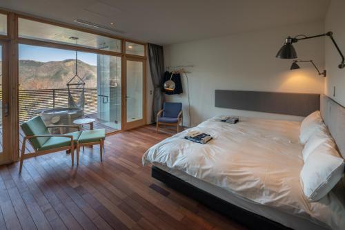 Twin Room with Shower