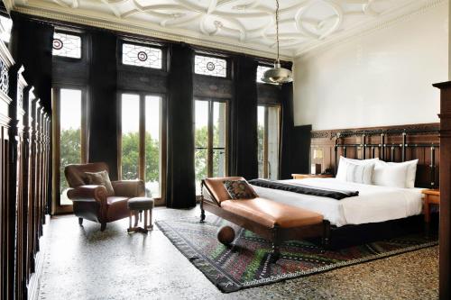King Room
