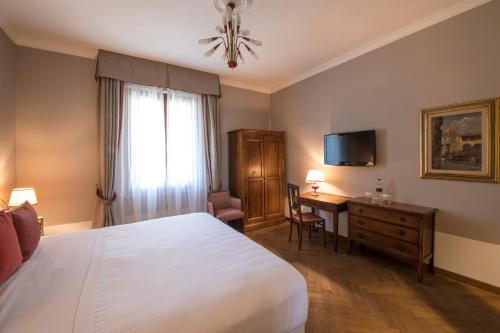 Double or Twin Room with View