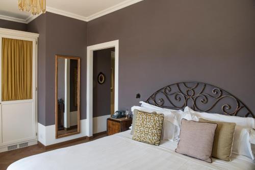 Queen Room with Balcony