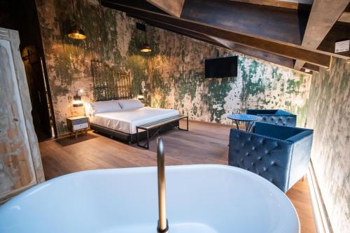 Deluxe Double Room with Bath
