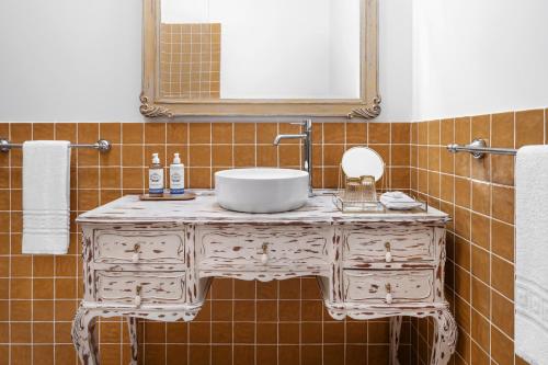 Deluxe Queen Suite
