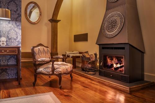 Deluxe Queen Suite