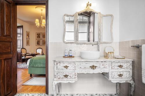 Deluxe Double or Twin Room with Garden View