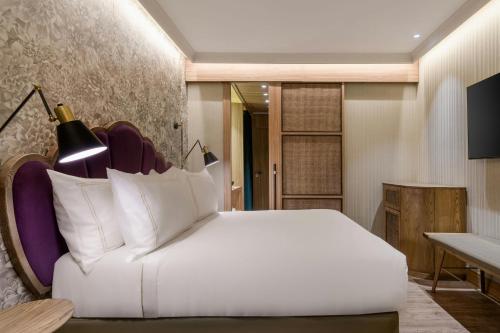 Deluxe Terrace King Room with Balcony