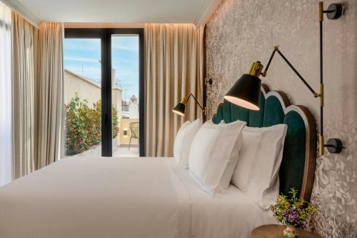 Deluxe Terrace King Room with Balcony
