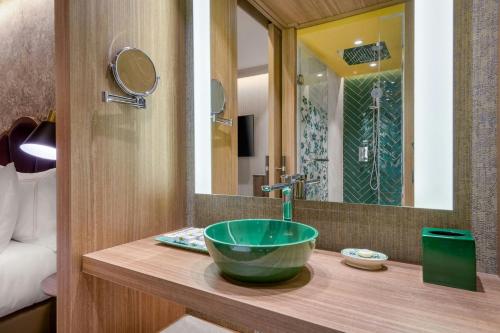 Deluxe Terrace King Room with Balcony