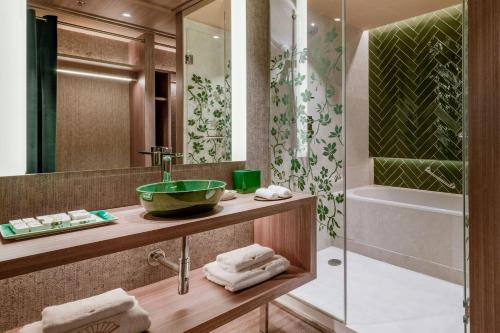 Grand Deluxe Twin Room with City View