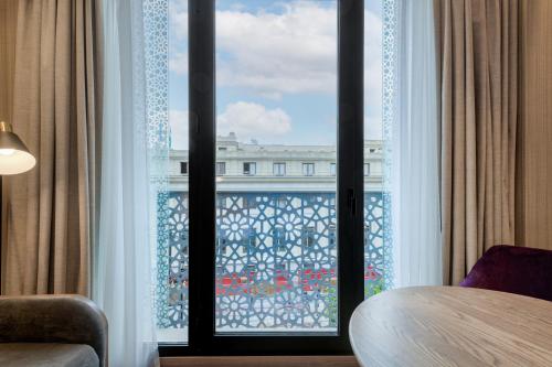 Gran Deluxe King Room with City View
