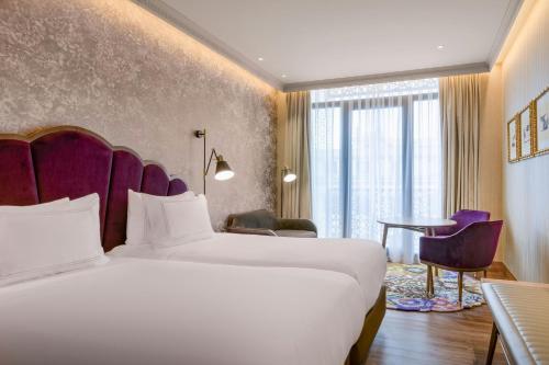 Gran Deluxe Twin Room with City View