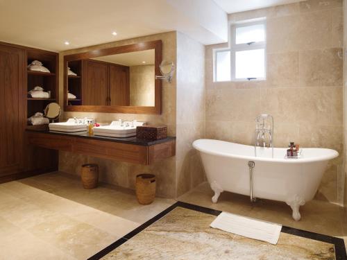 Premium Oceanfront Suite
