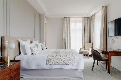 Junior Suite with Terrace with Air-Conditioning