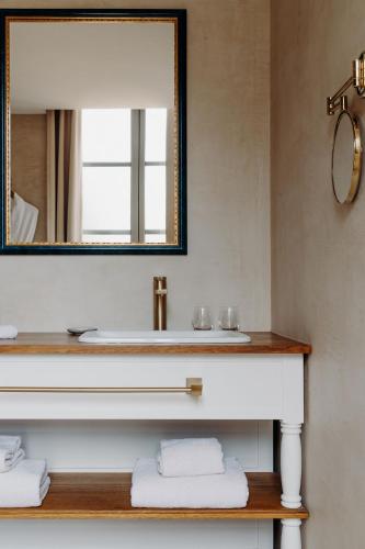  Suite with Air Conditioning