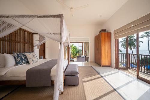 Deluxe Suite with Sea View
