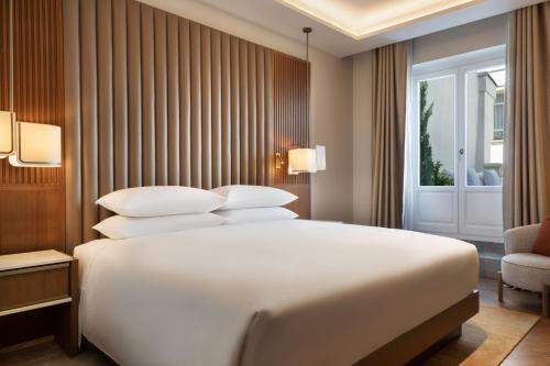 Premium Deluxe King Room with Balcony and City View